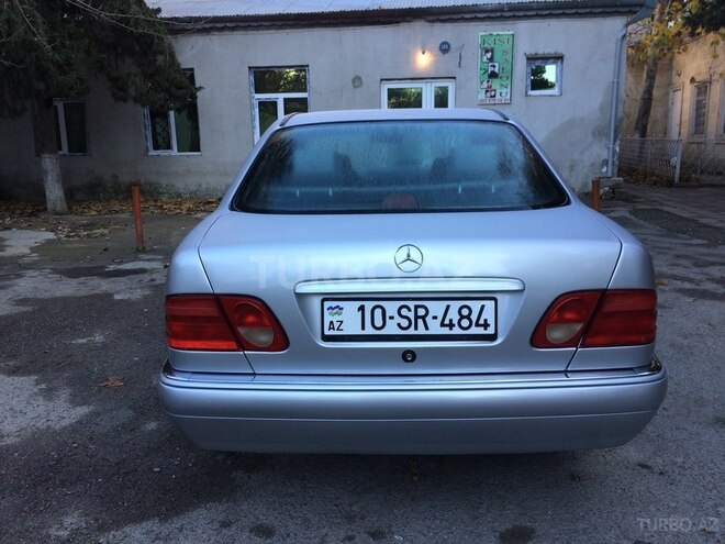 Mercedes E 200 1998, 298,000 km - 2.0 л - Bakı