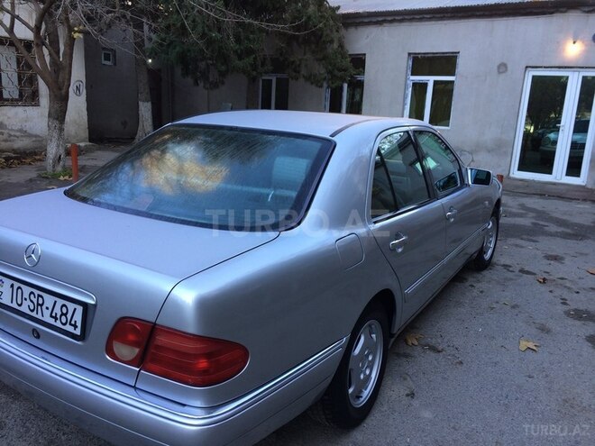 Mercedes E 200 1998, 298,000 km - 2.0 л - Bakı