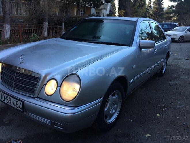 Mercedes E 200 1998, 298,000 km - 2.0 л - Bakı