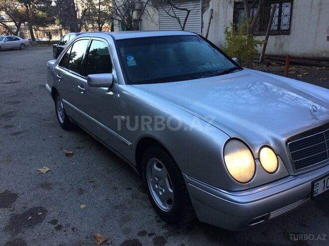Mercedes E 200 1998, 298,000 km - 2.0 л - Bakı