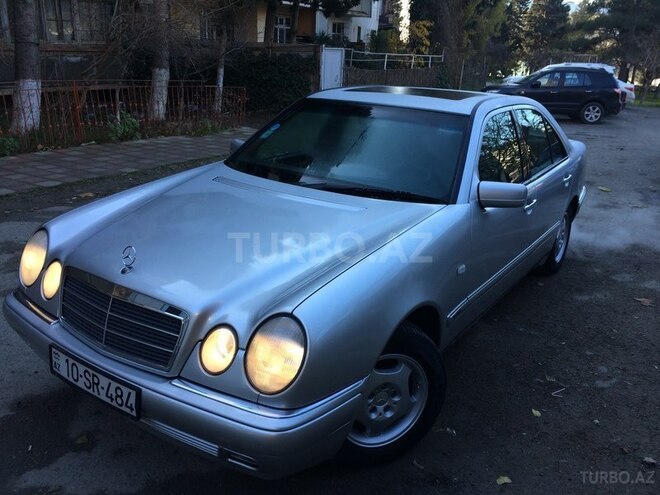 Mercedes E 200 1998, 298,000 km - 2.0 л - Bakı