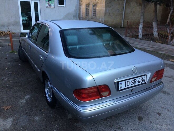 Mercedes E 200 1998, 298,000 km - 2.0 л - Bakı