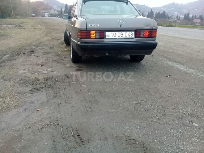 Mercedes 190 1989, 350,000 km - 2.0 l - Astara