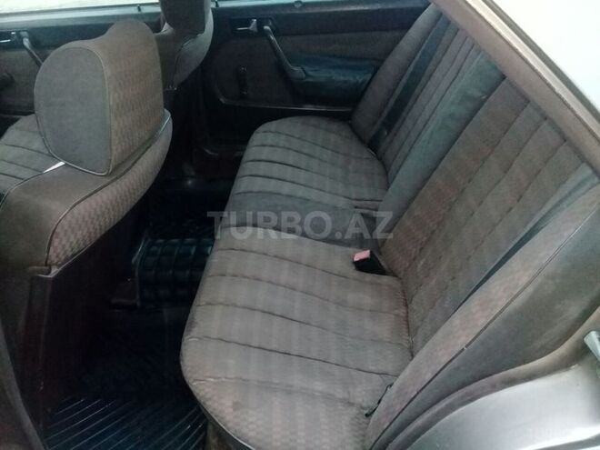 Mercedes 190 1989, 350,000 km - 2.0 l - Astara