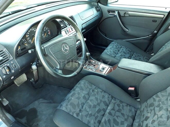 Mercedes C 200 2001, 95,000 km - 2.0 l - Bakı