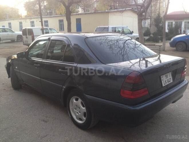 Mercedes C 200 2001, 95,000 km - 2.0 l - Bakı