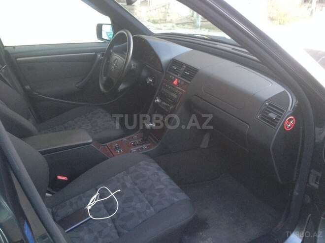 Mercedes C 200 2001, 95,000 km - 2.0 l - Bakı