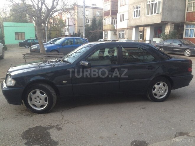 Mercedes C 200 2001, 95,000 km - 2.0 l - Bakı