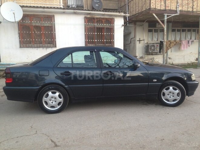 Mercedes C 200 2001, 95,000 km - 2.0 l - Bakı