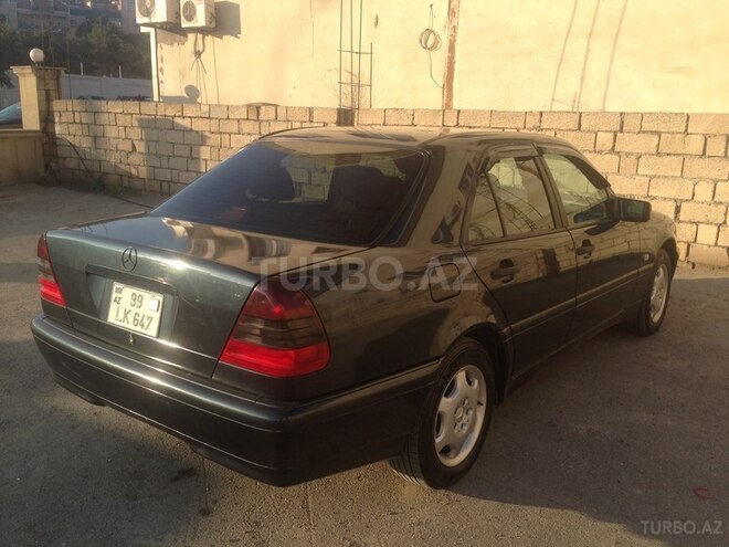 Mercedes C 200 2001, 95,000 km - 2.0 l - Bakı