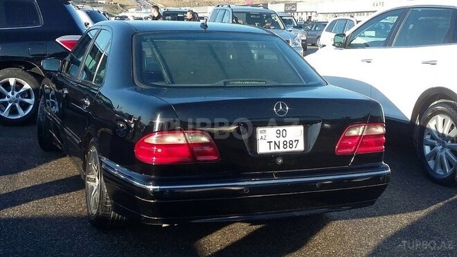 Mercedes E 320 2001, 196,000 km - 3.2 l - Bakı