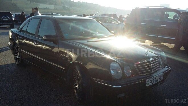 Mercedes E 320 2001, 196,000 km - 3.2 l - Bakı