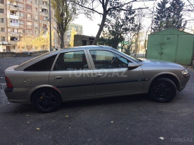 Opel Vectra 1996, 300,000 km - 2.0 л - Bakı