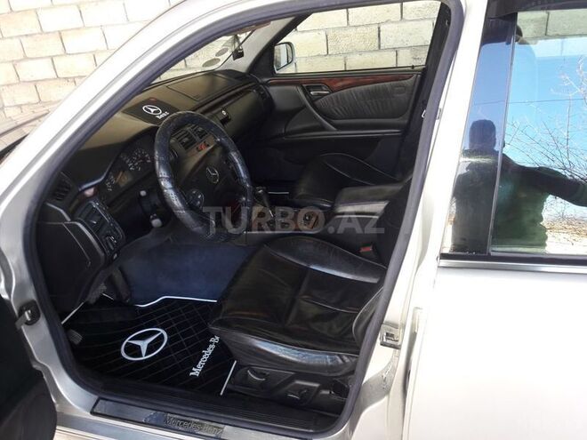 Mercedes E 280 1999, 346,500 km - 2.8 l - Şəki