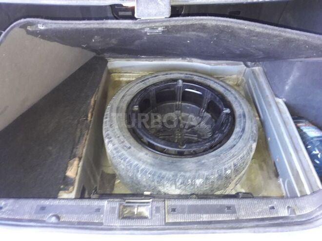 Mercedes E 280 1999, 346,500 km - 2.8 l - Şəki