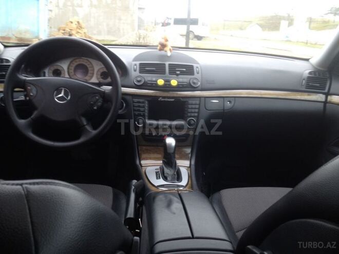 Mercedes E 240 2005, 240,000 km - 2.6 л - Qusar