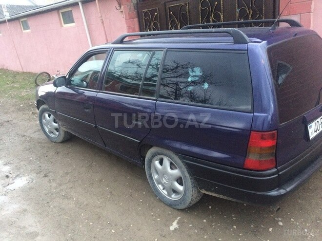 Opel Astra 1996, 332,000 km - 1.6 л - Quba