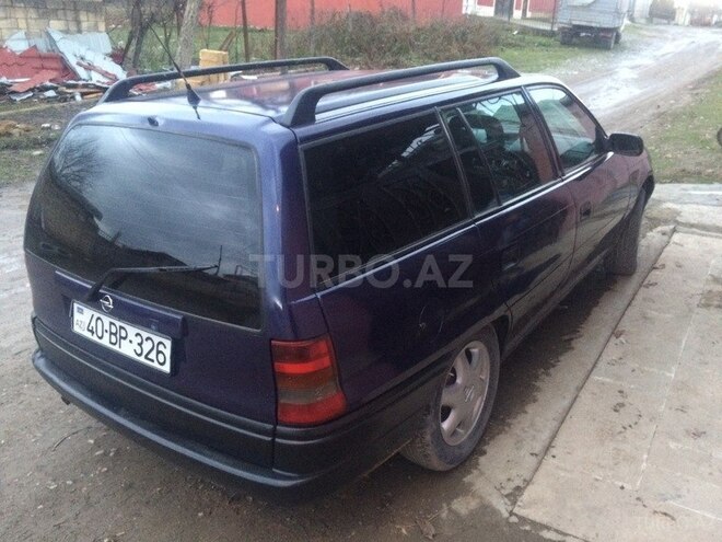 Opel Astra 1996, 332,000 km - 1.6 л - Quba