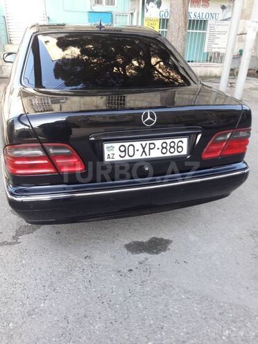 Mercedes E 240 2001, 178,000 km - 2.6 l - Bakı