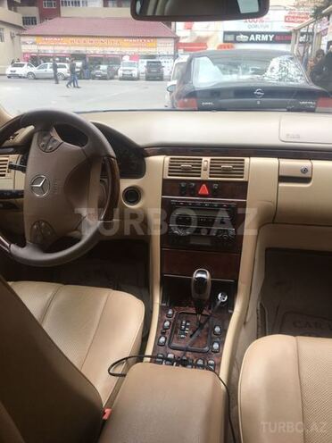 Mercedes E 240 2001, 178,000 km - 2.6 l - Bakı