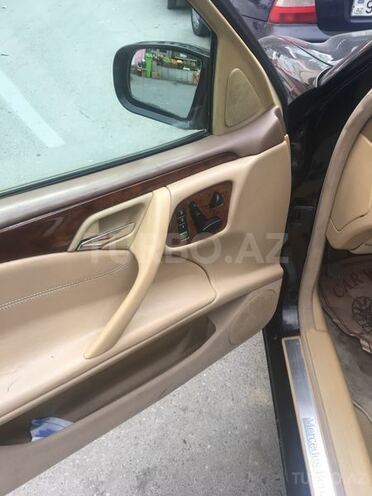 Mercedes E 240 2001, 178,000 km - 2.6 l - Bakı