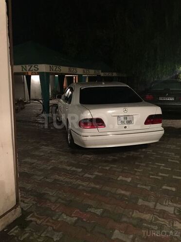 Mercedes E 320 2001, 280,000 km - 0.3 l - Bakı
