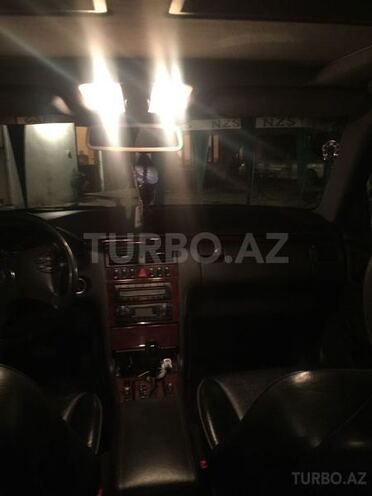 Mercedes E 320 2001, 280,000 km - 0.3 l - Bakı