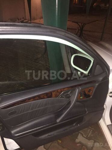 Mercedes E 320 2001, 280,000 km - 0.3 l - Bakı