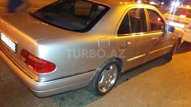 Mercedes E 230 1996, 378,000 km - 2.3 l - Bakı