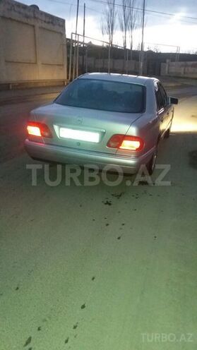 Mercedes E 230 1996, 378,000 km - 2.3 l - Bakı