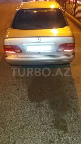 Mercedes E 230 1996, 378,000 km - 2.3 l - Bakı