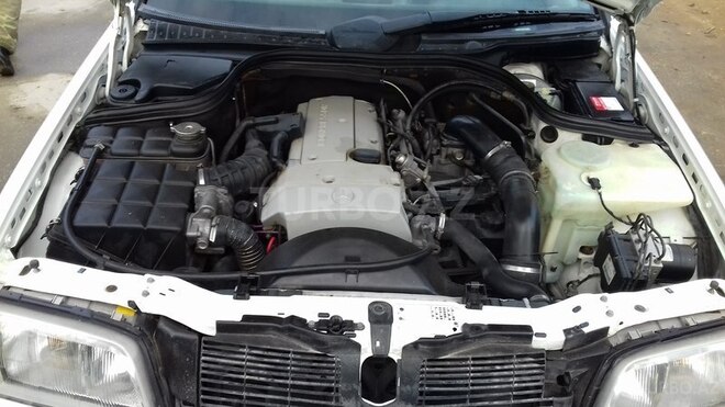 Mercedes C 230 1999, 124,000 km - 2.3 l - Bakı