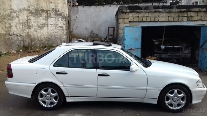 Mercedes C 230 1999, 124,000 km - 2.3 l - Bakı