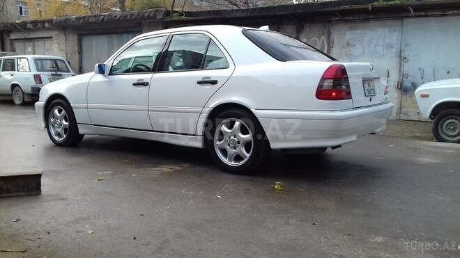 Mercedes C 230 1999, 124,000 km - 2.3 l - Bakı