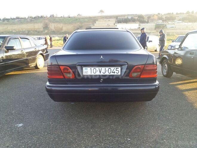 Mercedes E 220 1996, 250,000 km - 2.2 l - Bakı