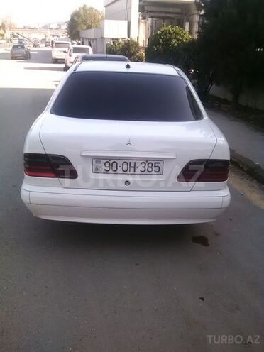 Mercedes E 220 2000, 880,000 km - 2.2 l - Bakı