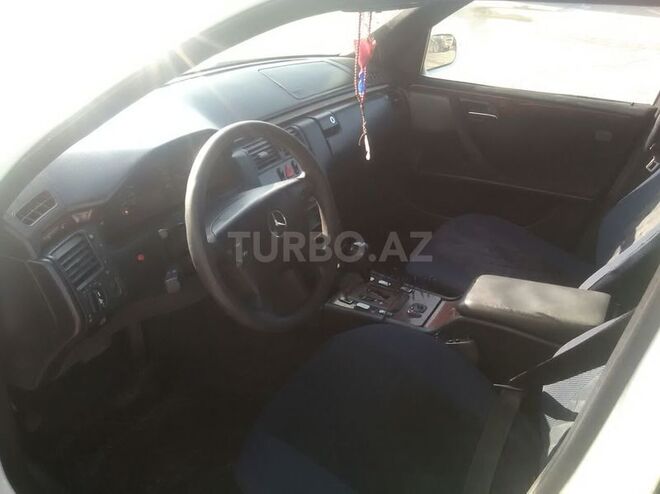 Mercedes E 220 2000, 880,000 km - 2.2 l - Bakı