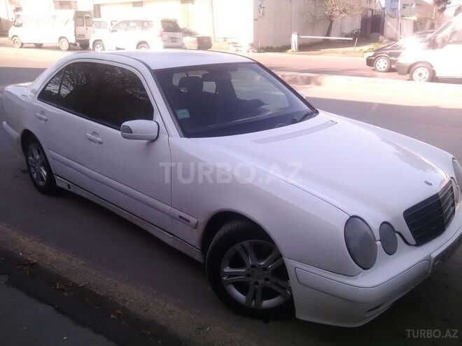 Mercedes E 220 2000, 880,000 km - 2.2 l - Bakı
