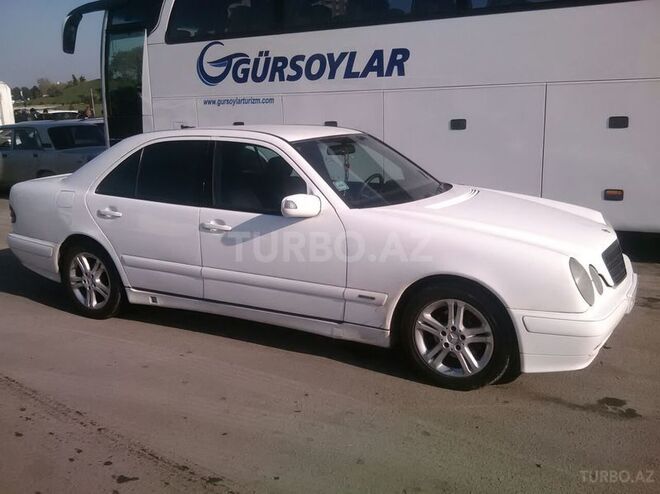 Mercedes E 220 2000, 880,000 km - 2.2 l - Bakı