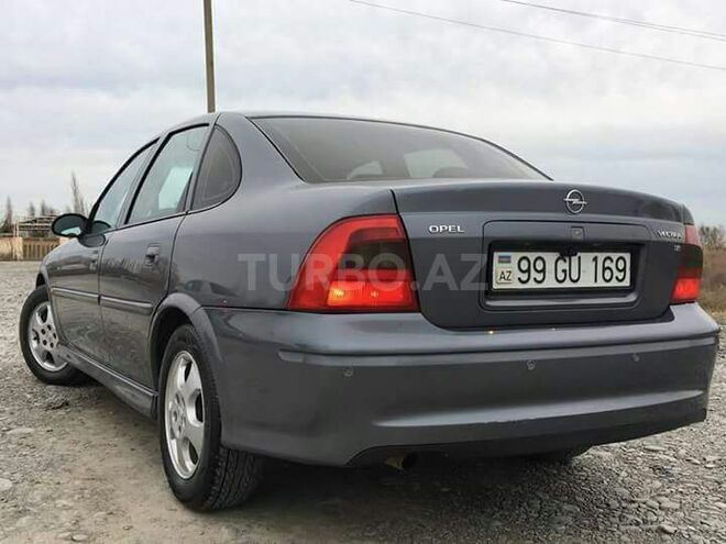 Opel Vectra 2001, 172,000 km - 1.8 l - Qazax