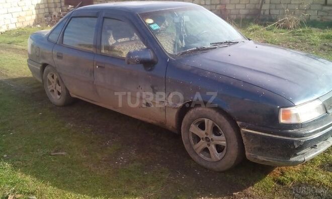 Opel Vectra 1994, 350,000 km - 1.8 l - Quba