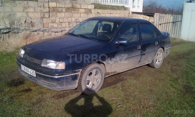 Opel Vectra 1994, 350,000 km - 1.8 l - Quba
