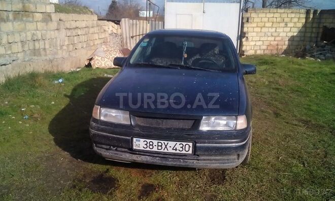 Opel Vectra 1994, 350,000 km - 1.8 l - Quba
