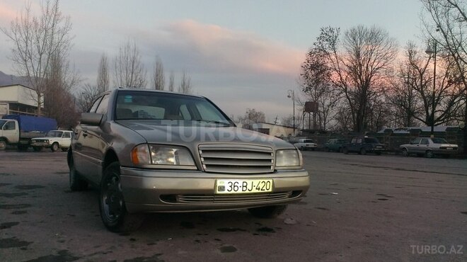 Mercedes C 180 1996, 240,000 km - 0.2 l - Qəbələ