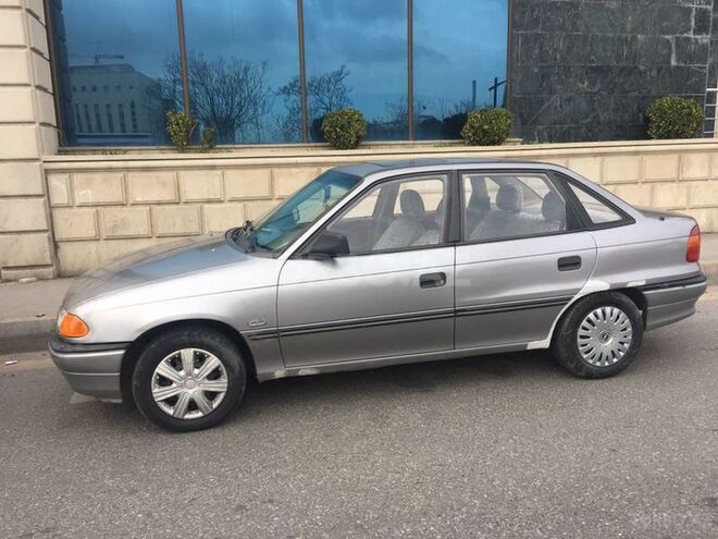 Opel Astra 1993, 292,876 km - 1.8 l - Bakı