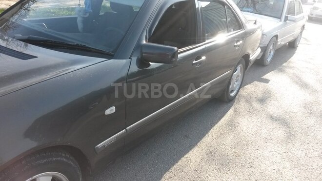 Mercedes E 220 1995, 383,000 km - 2.2 л - Ağsu