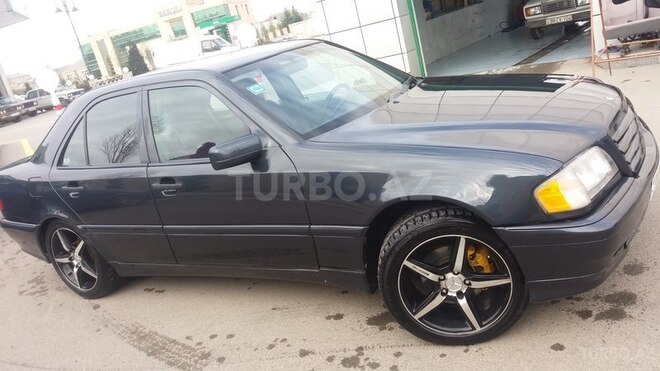 Mercedes C 230 1999, 252,000 km - 2.3 l - Quba