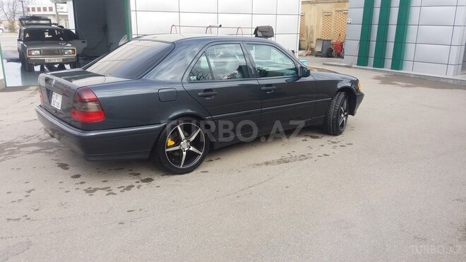 Mercedes C 230 1999, 252,000 km - 2.3 l - Quba