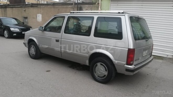 Chrysler Voyager 1987, 250,000 km - 2.4 l - Bakı