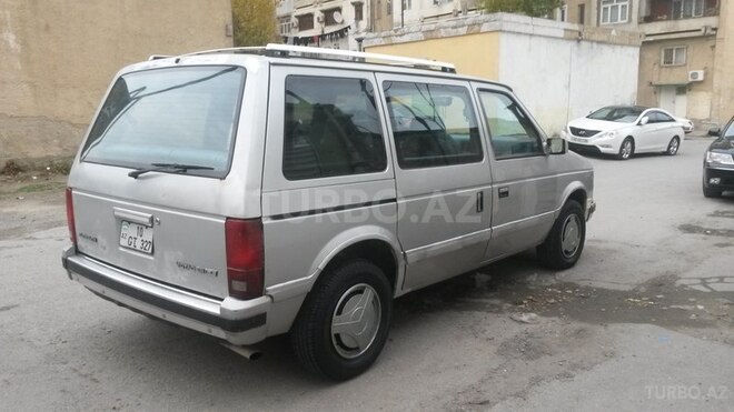 Chrysler Voyager 1987, 250,000 km - 2.4 l - Bakı